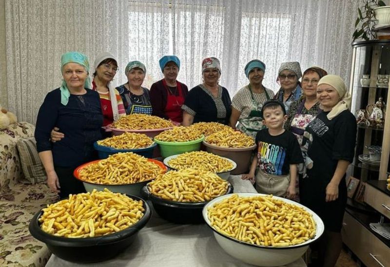 ТОСовцы Набережных Челнов передали бойцам уже тонну чак-чака