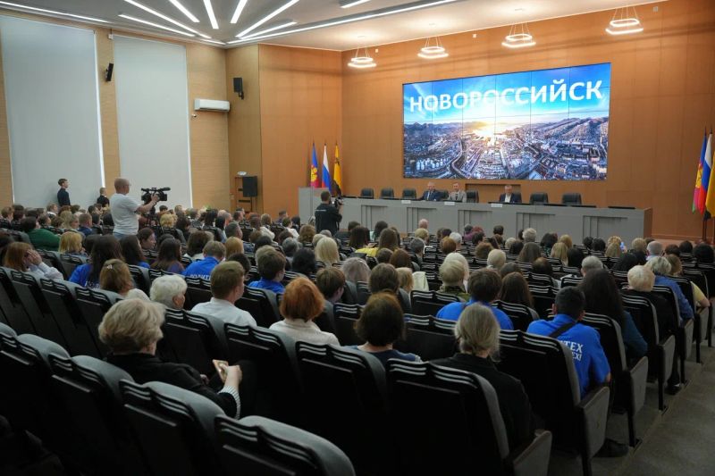 Андрей Кравченко: ТОСы - настоящая сила, ежедневно преображающая город-герой