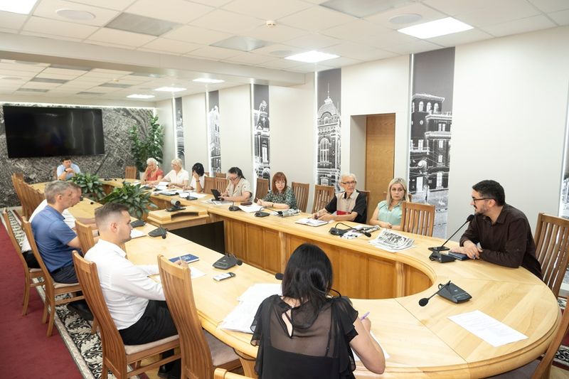 Нажмите для просмотра в полном размере В Армавире (Краснодарский край) прошла рабочая встреча председателя территориальной избирательной комиссии с активистами ТОС