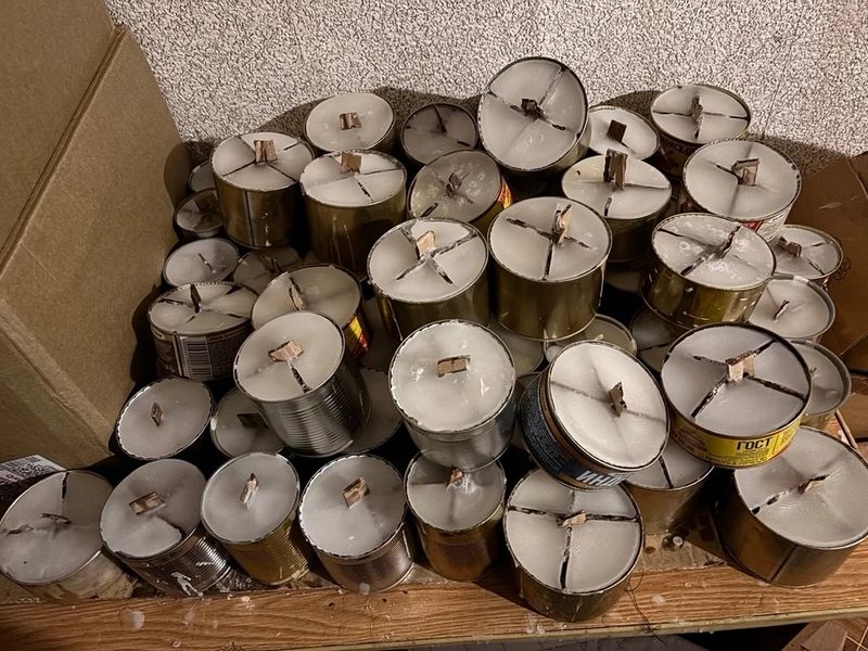 В Псковской области ТОСовцы за сутки изготовили 446 окопных свечей