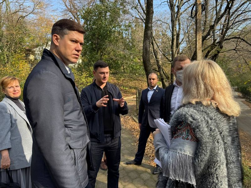 Сергей Алтухов посетил территорию, планируемую к благоустройству по ТОСовскому инициативному проекту