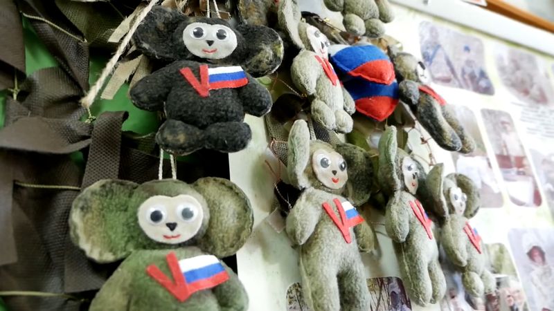 ТОСовцы Новосибирска отправляют бойцам СВО флисовых чебурашек и медвежат